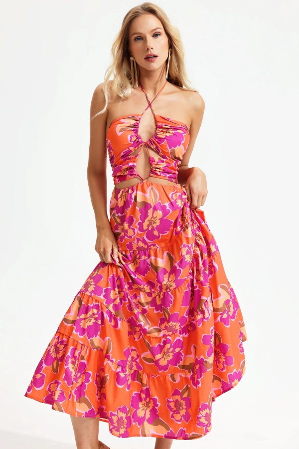 Gestreiftes Strickkleid mit Flügelärmeln