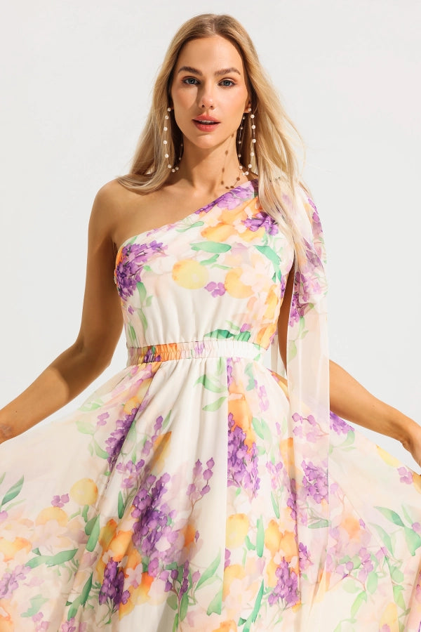 Gestreiftes Strickkleid mit Flügelärmeln