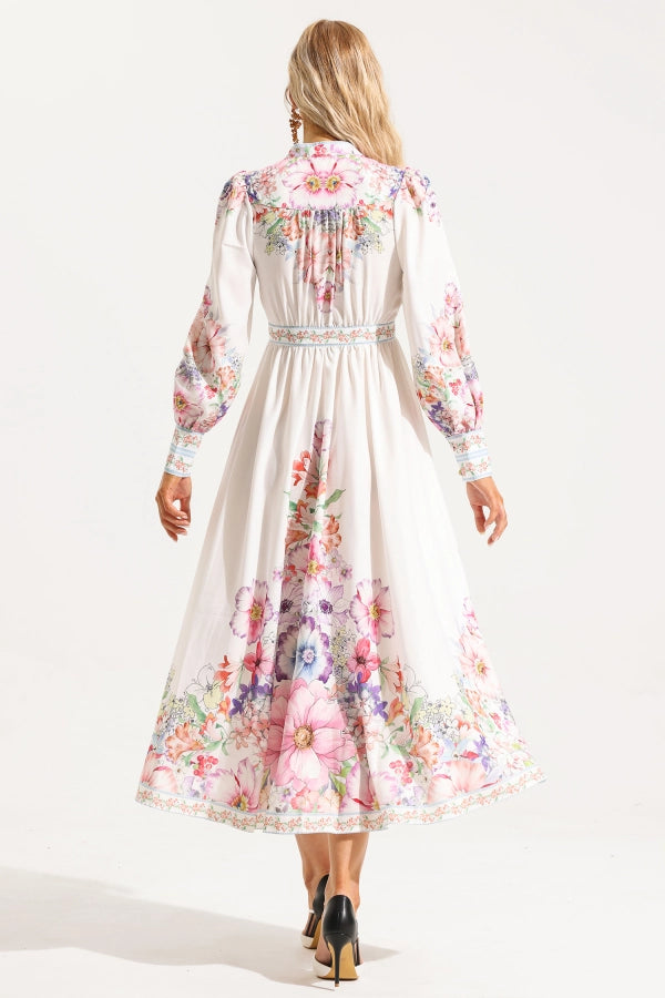 Gestreiftes Strickkleid mit Flügelärmeln