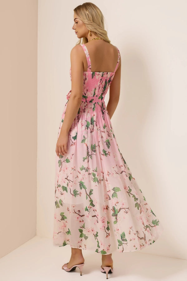 Gestreiftes Strickkleid mit Flügelärmeln