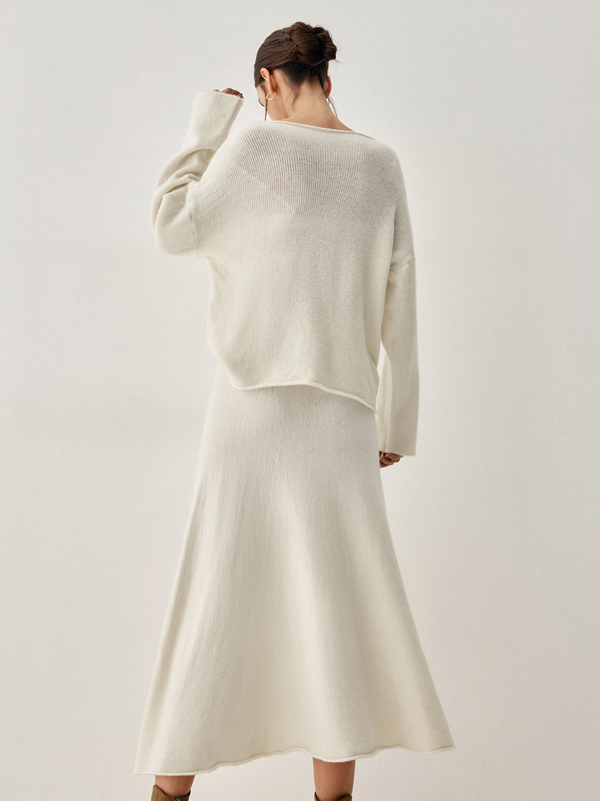 Zweiteiliges Set mit Oversize-Pullover und Rock