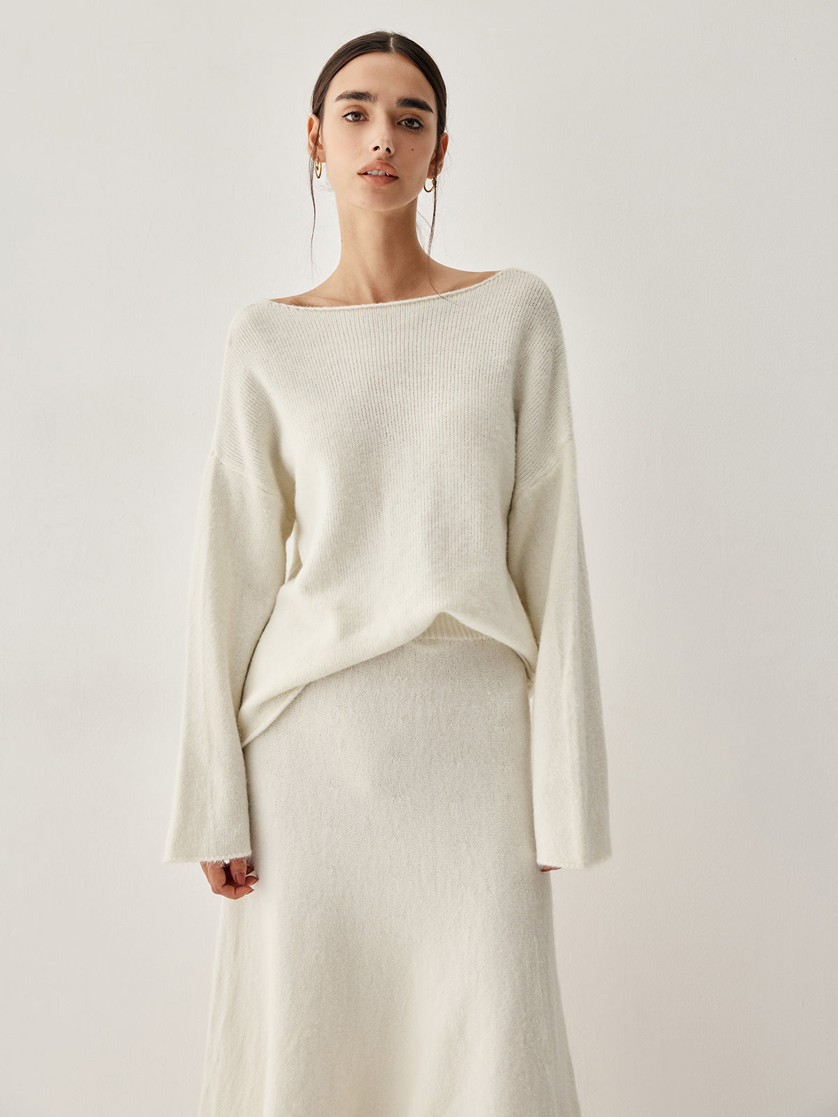 Zweiteiliges Set mit Oversize-Pullover und Rock
