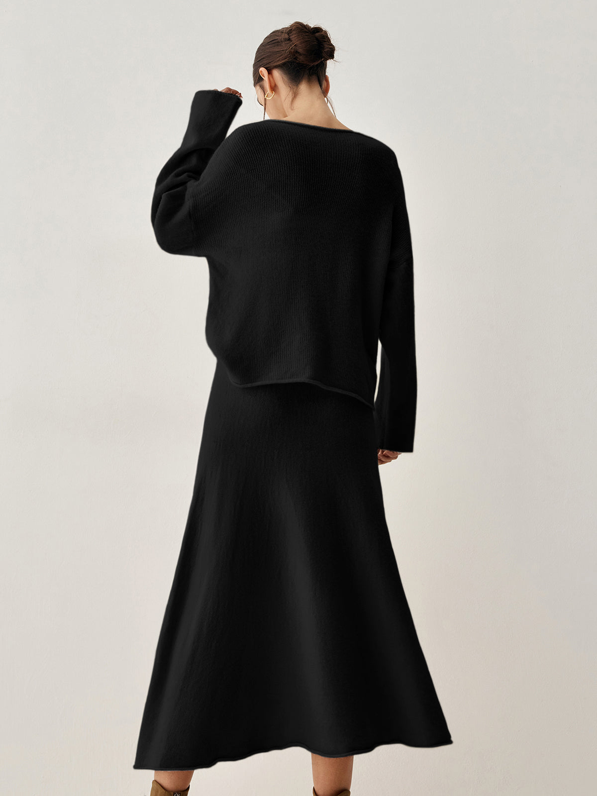 Zweiteiliges Set mit Oversize-Pullover und Rock