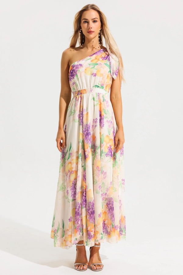 Gestreiftes Strickkleid mit Flügelärmeln 