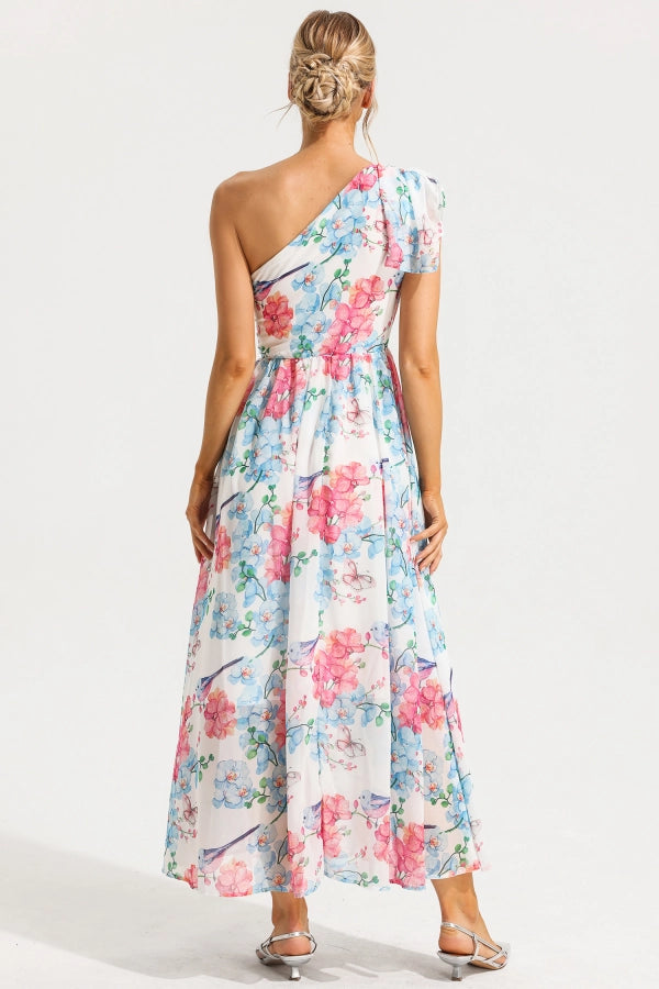 Gestreiftes Strickkleid mit Flügelärmeln 