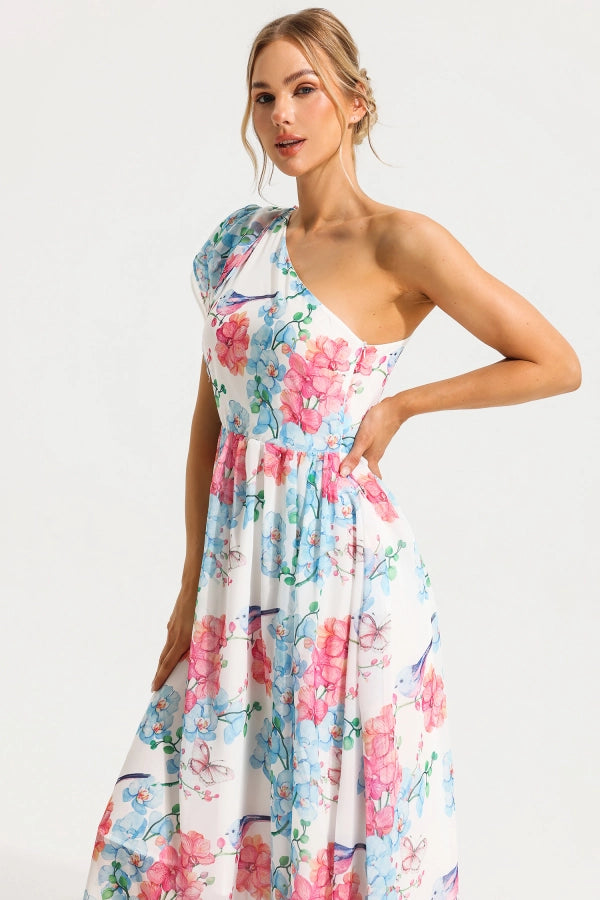 Gestreiftes Strickkleid mit Flügelärmeln 