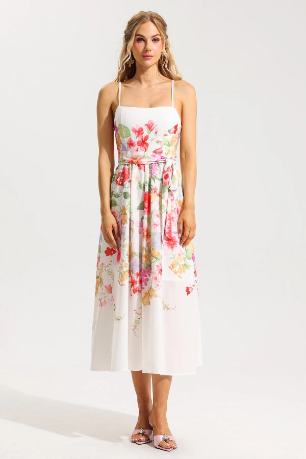 Gestreiftes Strickkleid mit Flügelärmeln 
