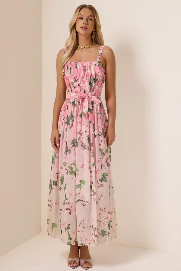 Gestreiftes Strickkleid mit Flügelärmeln 