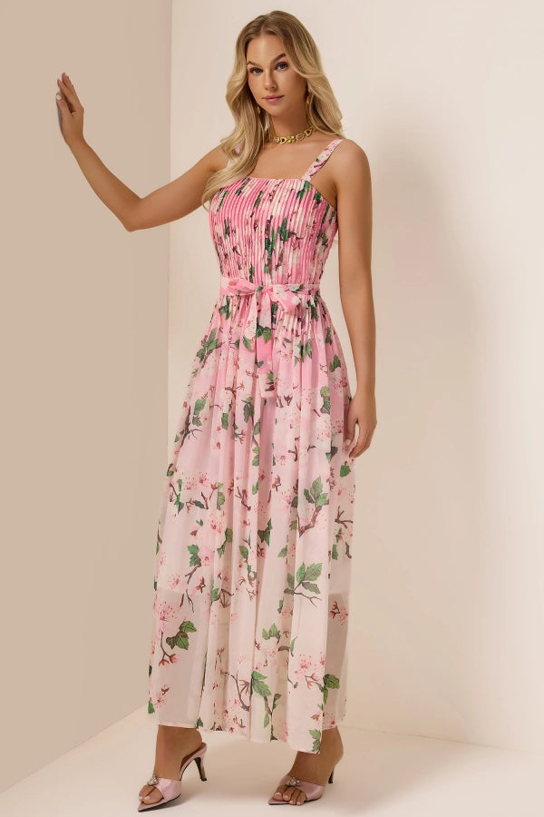 Gestreiftes Strickkleid mit Flügelärmeln 