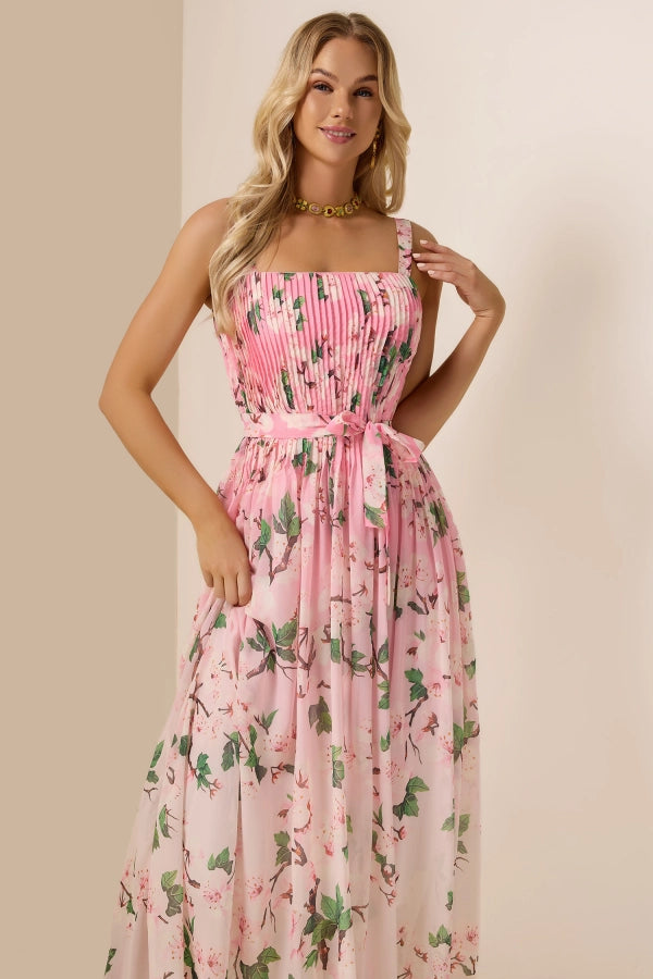 Gestreiftes Strickkleid mit Flügelärmeln 
