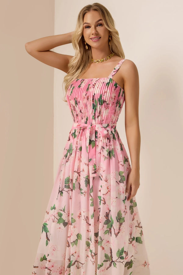 Gestreiftes Strickkleid mit Flügelärmeln 