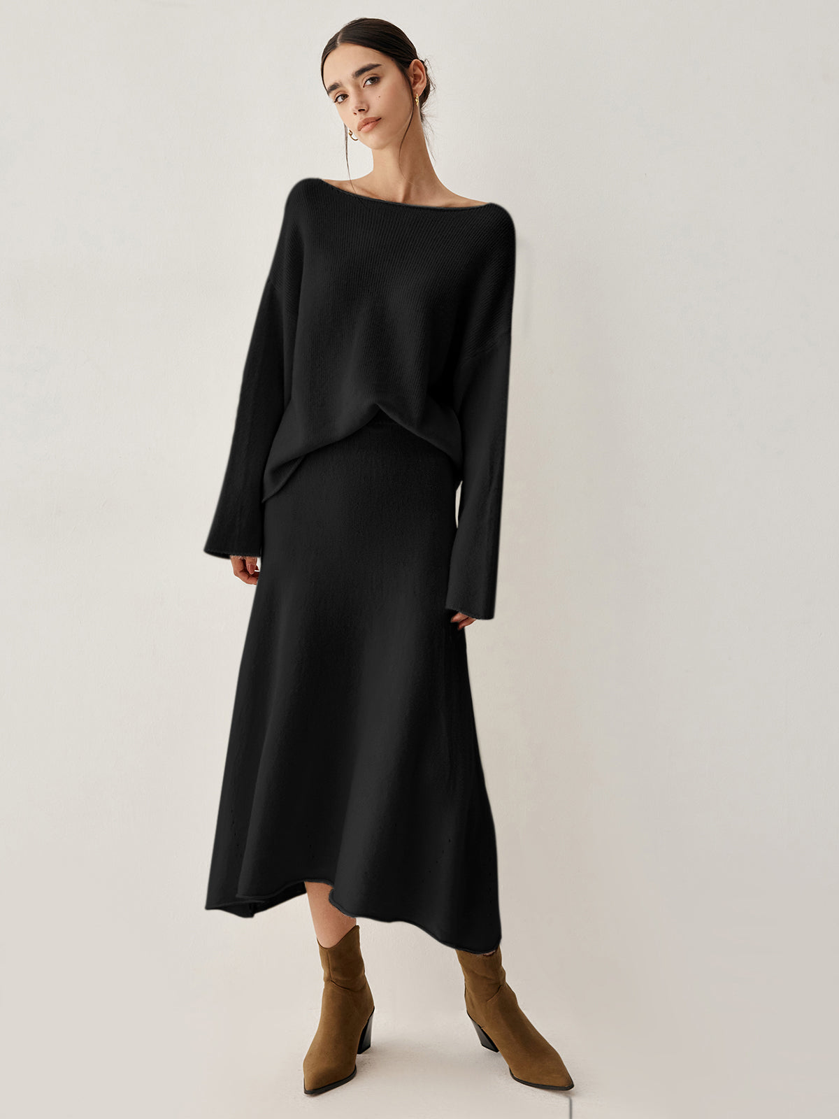 Zweiteiliges Set mit Oversize-Pullover und Rock 