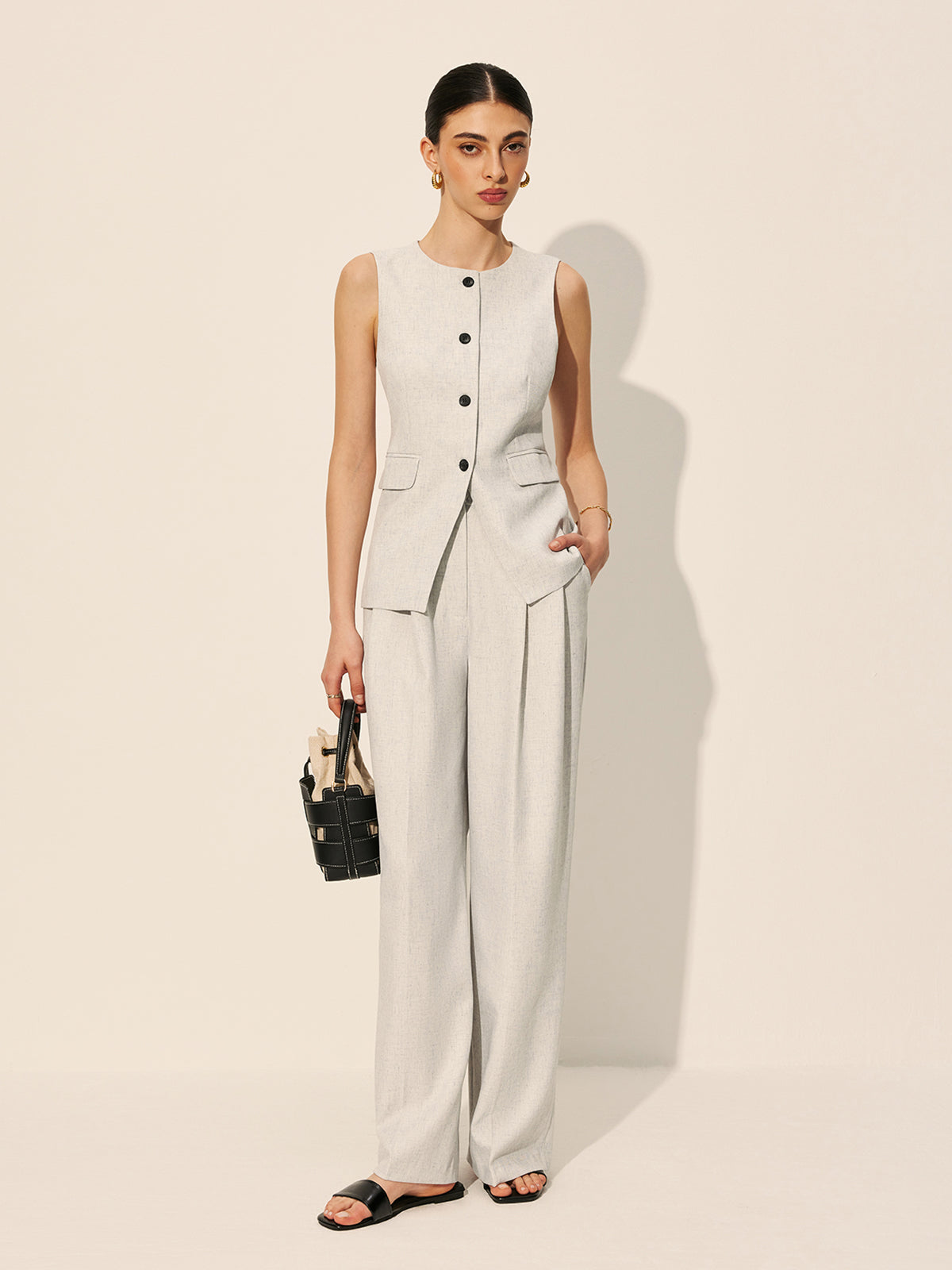 Tailored Pleated Wide-Leg Trousers in Light Grey