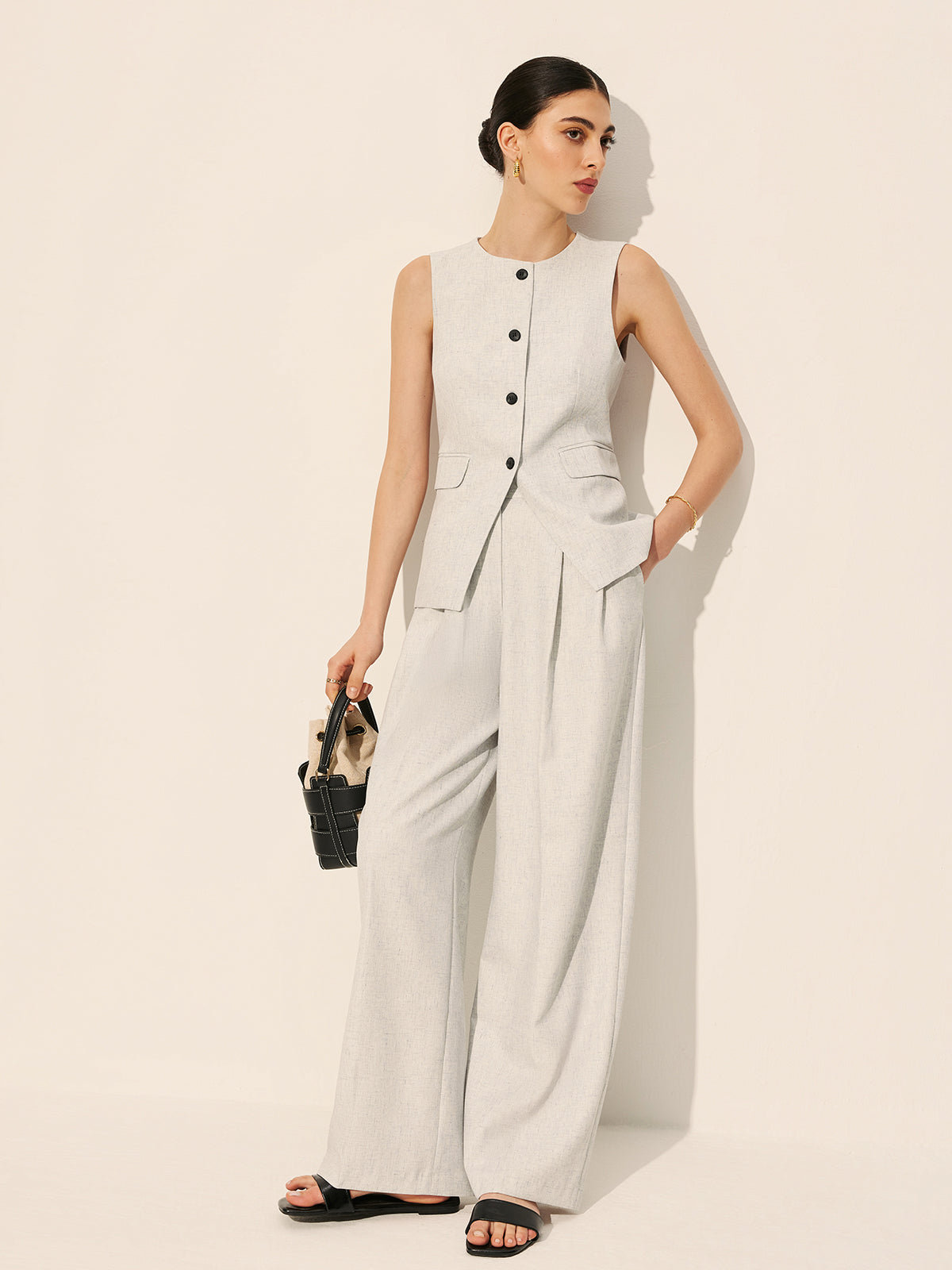 Tailored Pleated Wide-Leg Trousers in Light Grey